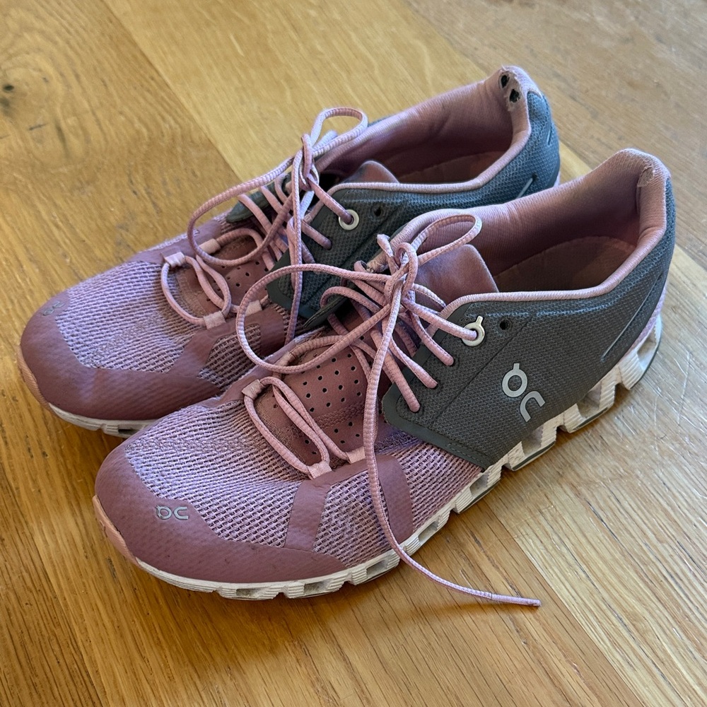 On Running Women's Pink Running Shoes- W9.5